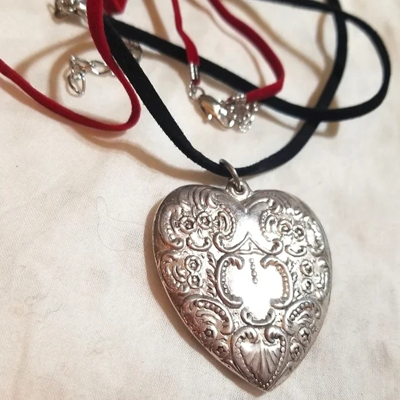 VICTORIAN Era Repousse Sterling Heart Pendant Necklace - Picture 2 of 6